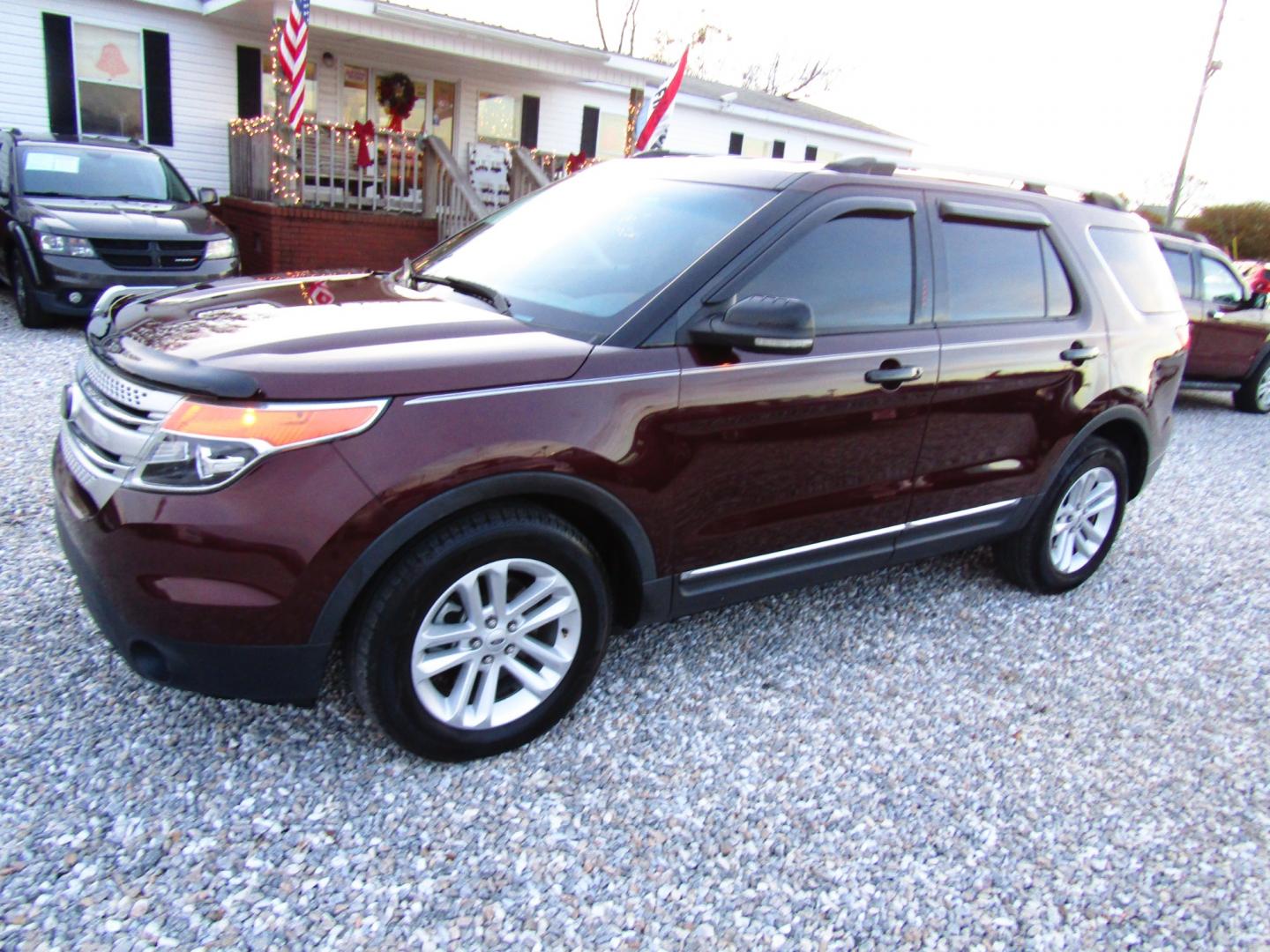 2012 Maroon /Tan Ford Explorer (1FMHK7D8XCG) , Automatic transmission, located at 15016 S Hwy 231, Midland City, AL, 36350, (334) 983-3001, 31.306210, -85.495277 - Photo#2